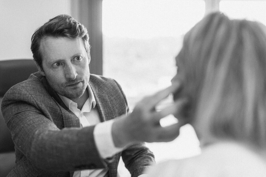 consultation patiente pour traiter le regard